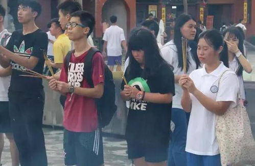 高考前紫色内裤送考旗袍爆单(高考前的紫色内裤与送考旗袍,一种文化现象的深度解读) 高考前紫色内裤送考旗袍爆单(高考前的紫色内裤与送考旗袍,一种文化现象的深度解读)